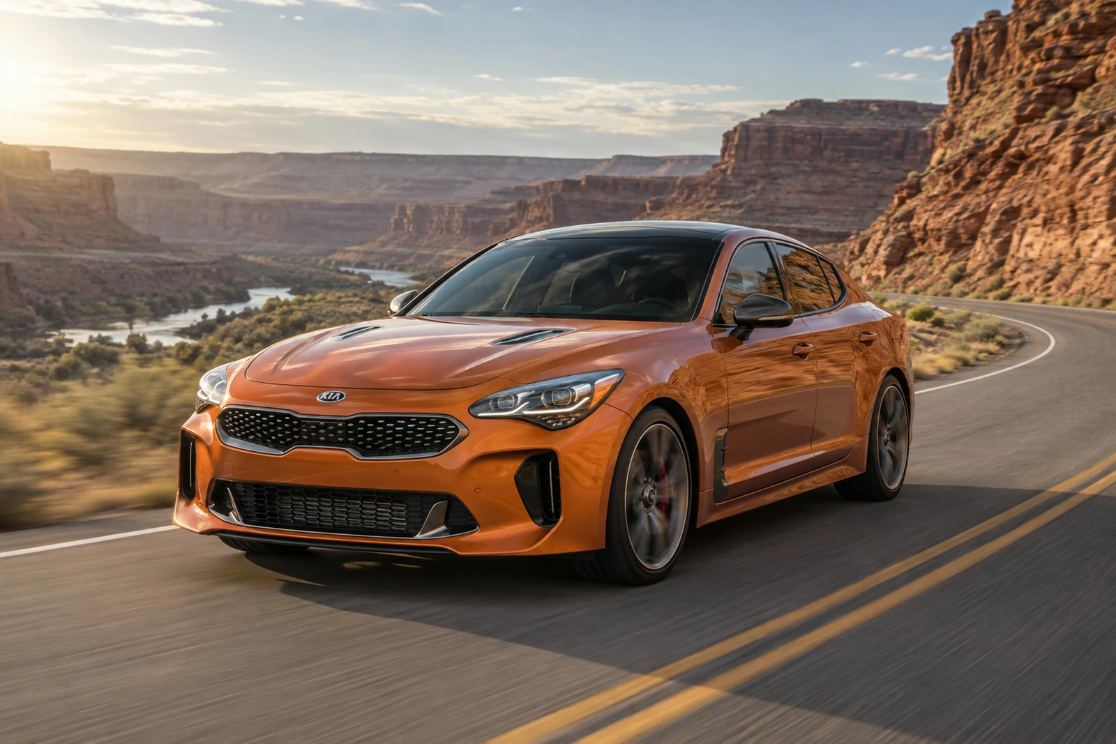 АВТО 1007642 оранжевый Kia Stinger GT в каньоне