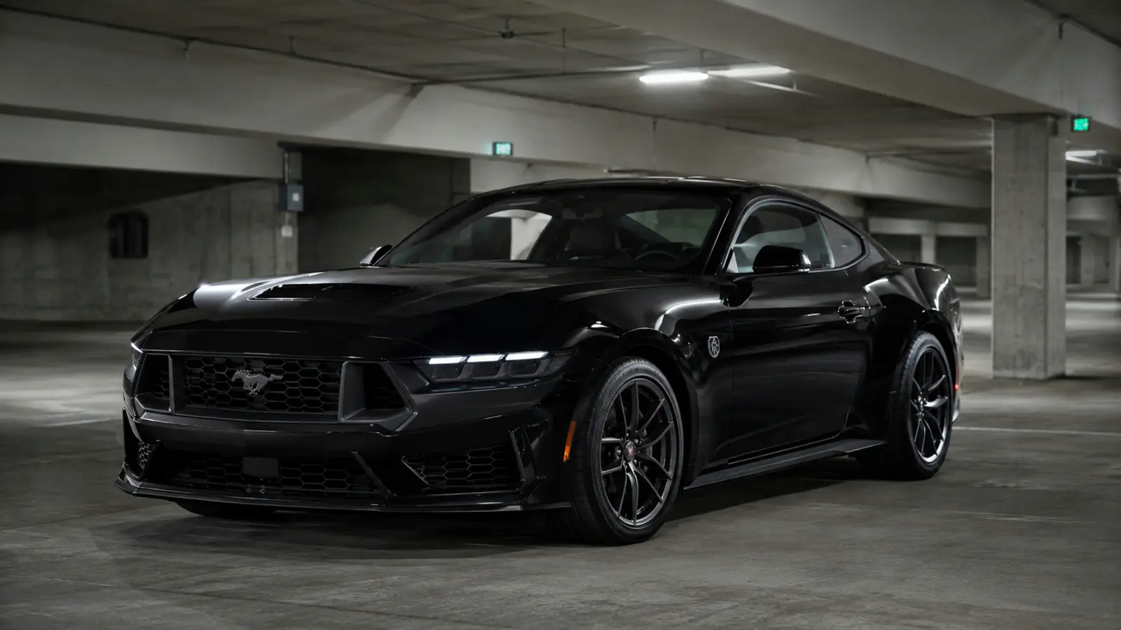 АВТО 1003179 чёрный Ford Mustang Dark Horse целиком премиальный кадр
