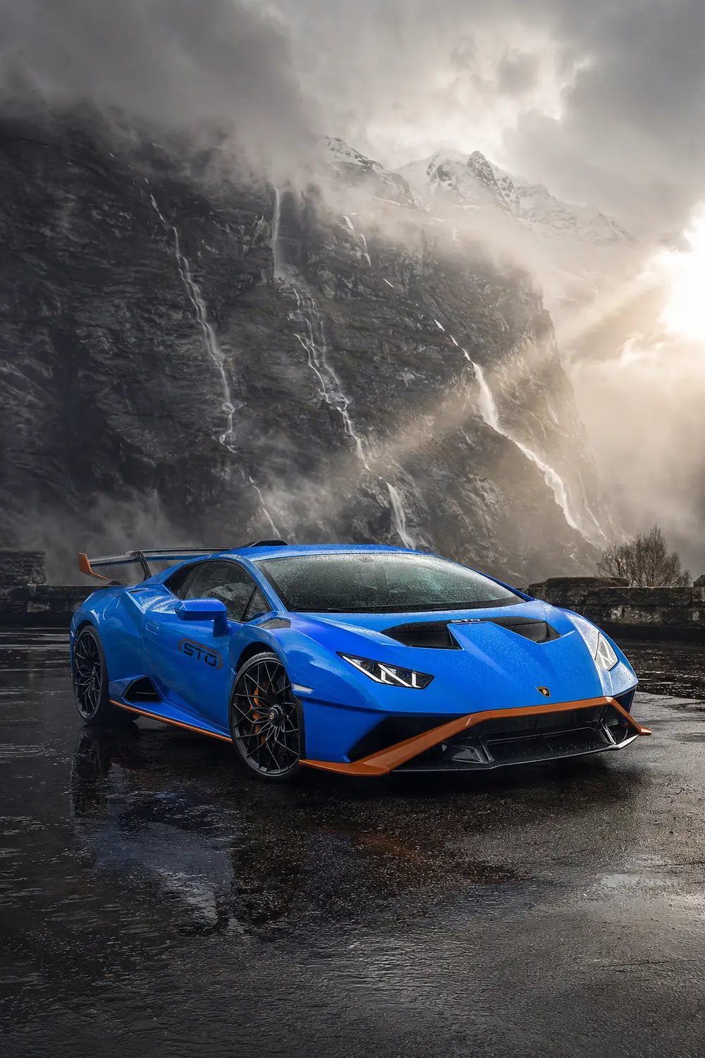 АВТО 1003561 синий Lamborghini Huracan STO у альпийских водопадов