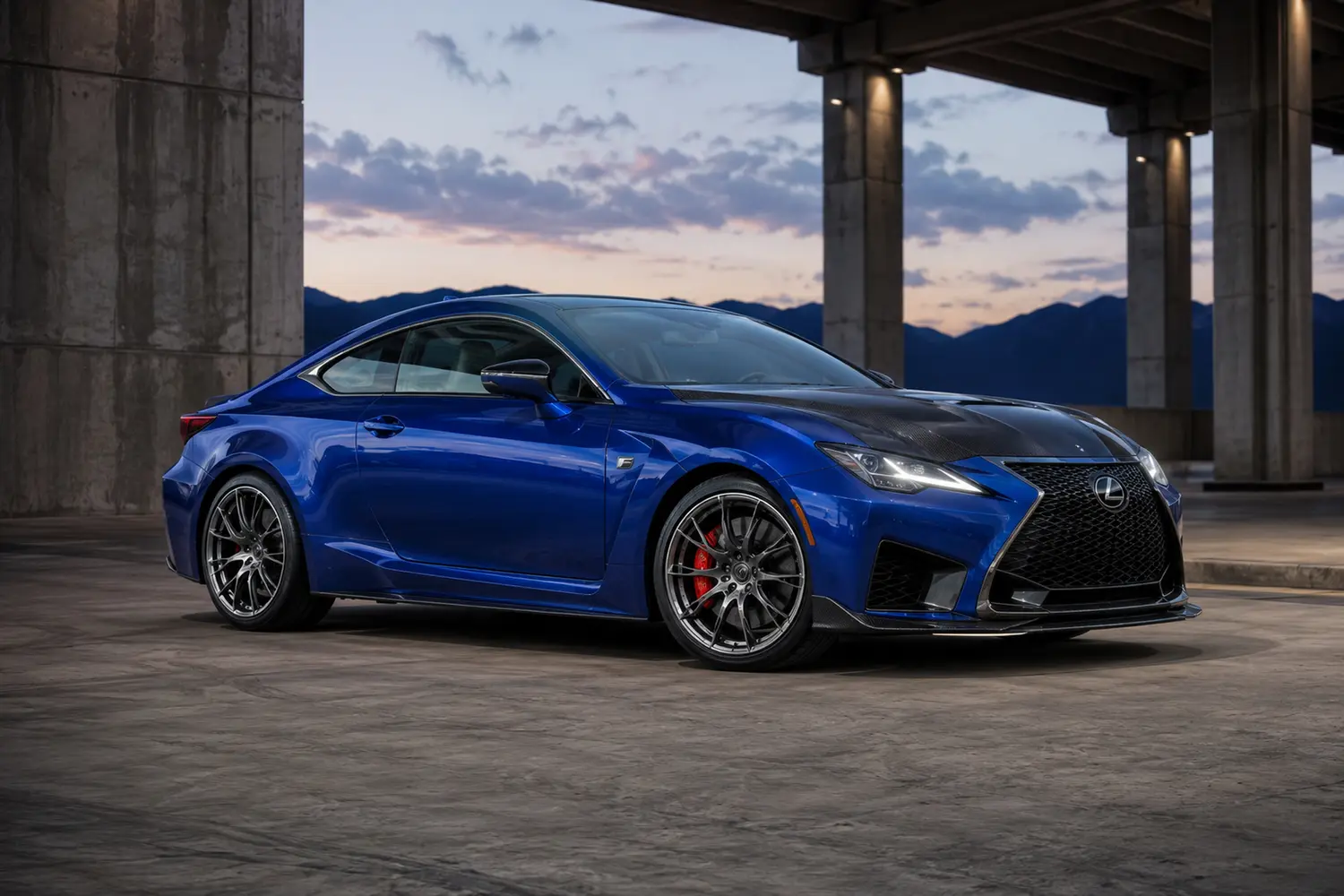 АВТО 1003827 синий Lexus RC F Track Edition в брутальном подземном паркинге