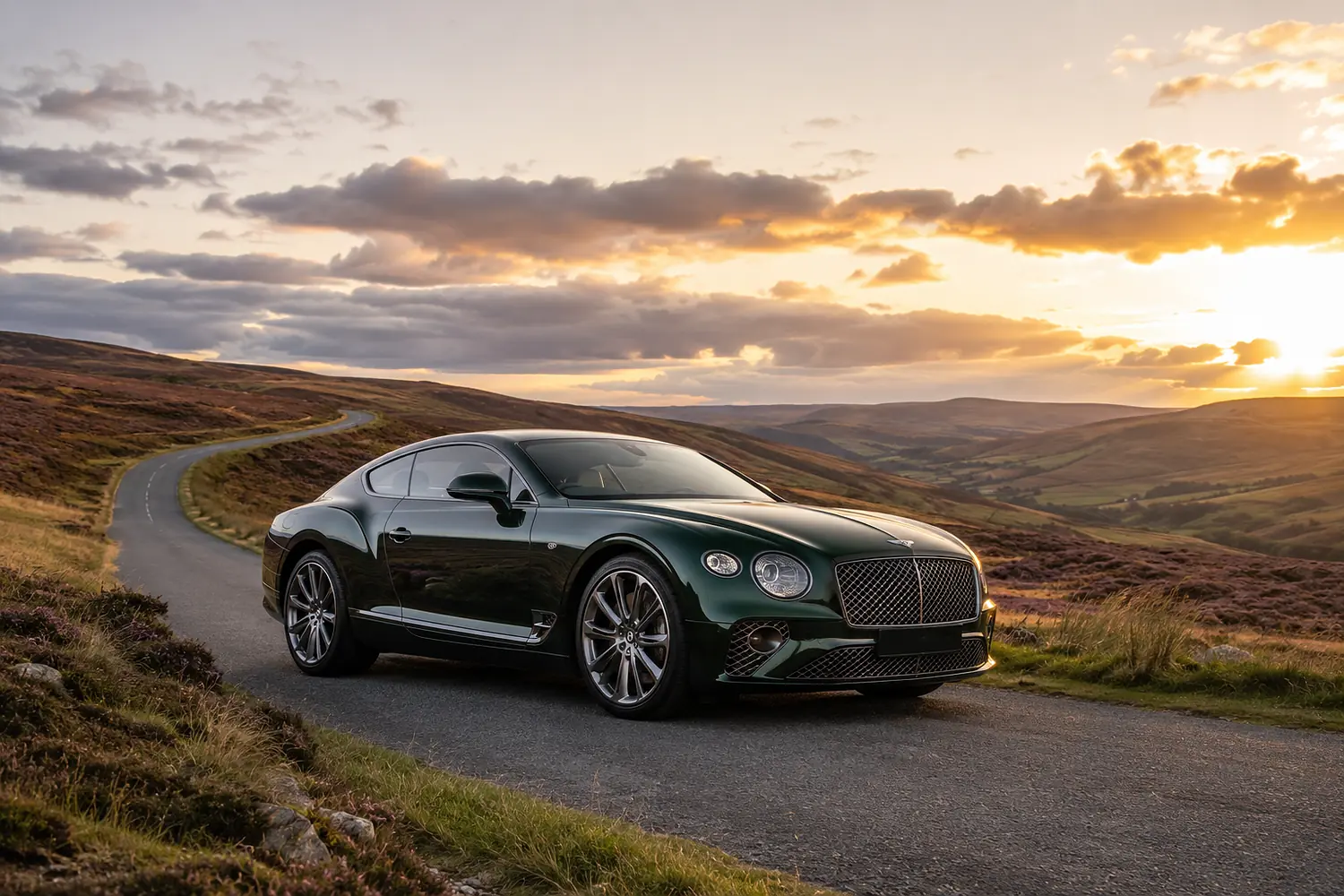 АВТО 1003576 зелёный Bentley Continental GT Speed на вересковой дороге