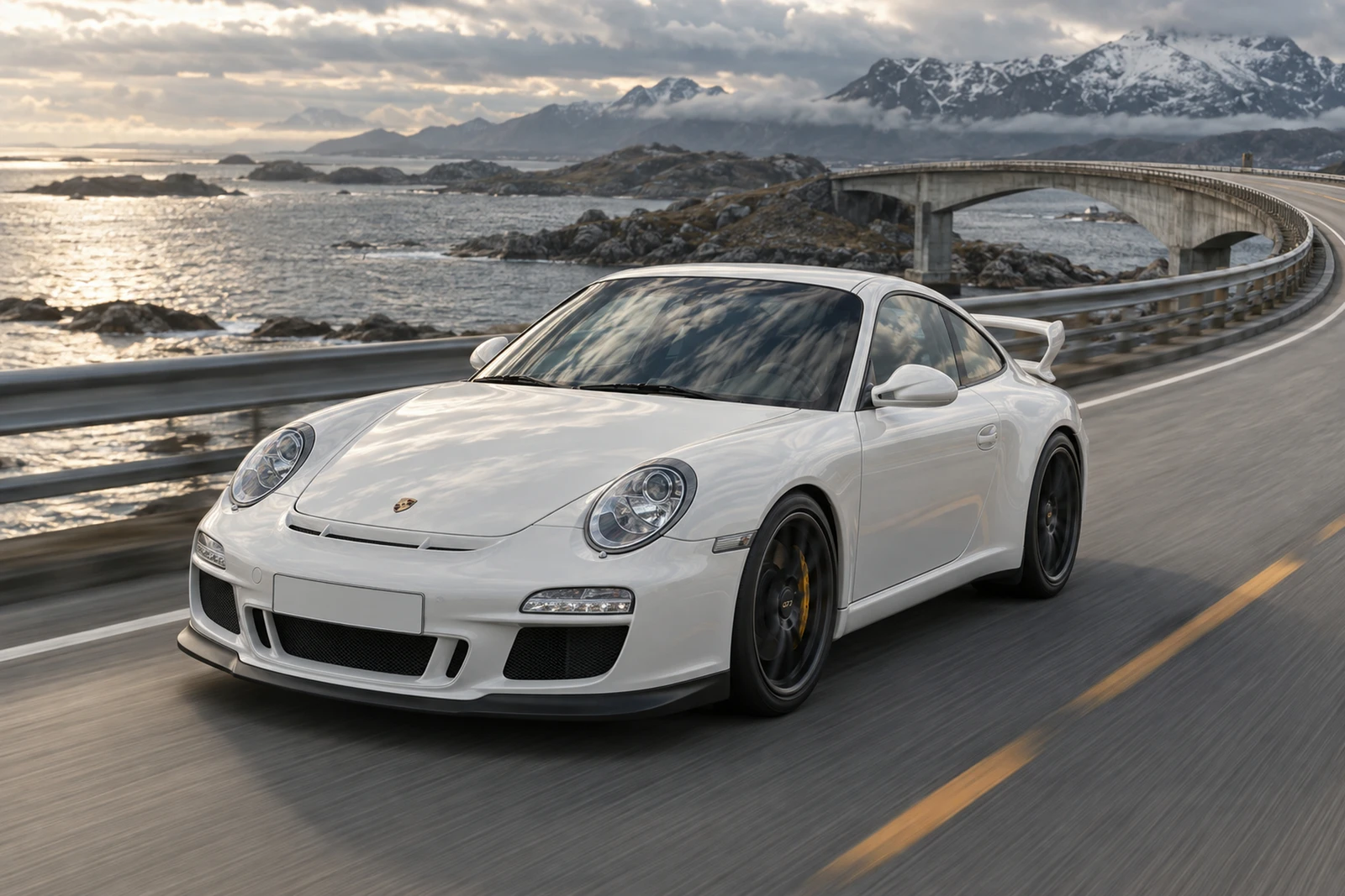 АВТО 1008634 Порше 911 GT3 997 белый Атлантическая дорога Норвегии