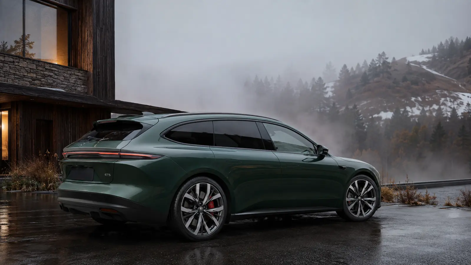 АВТО 1002427 зелёный NIO ET5 Touring у современного шале