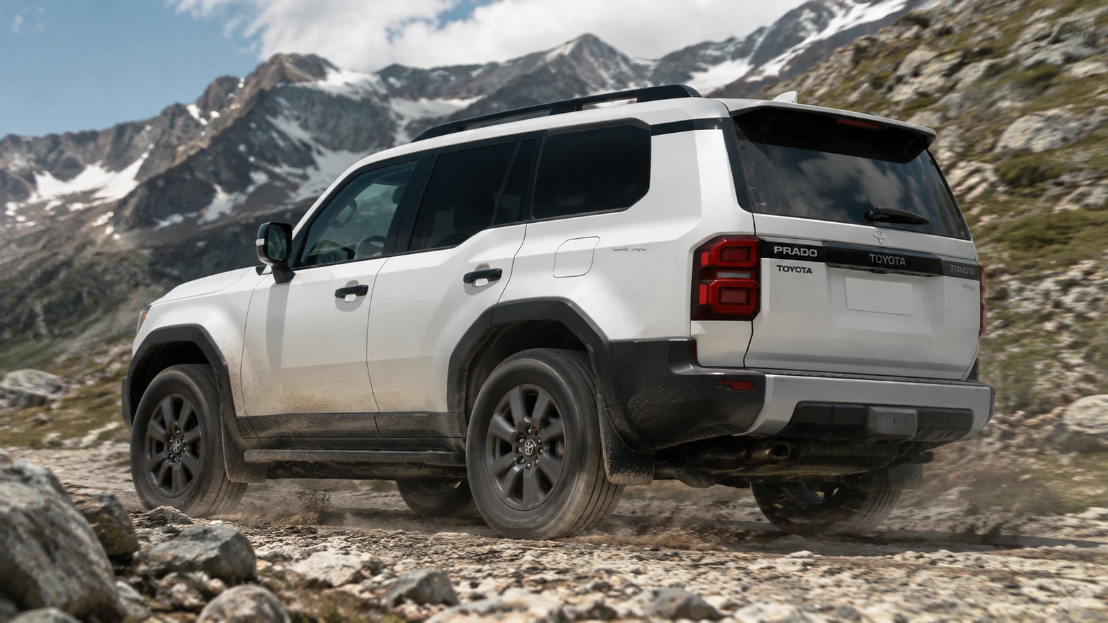 АВТО 1000761 белый Toyota Land Cruiser Prado на альпийской тропе