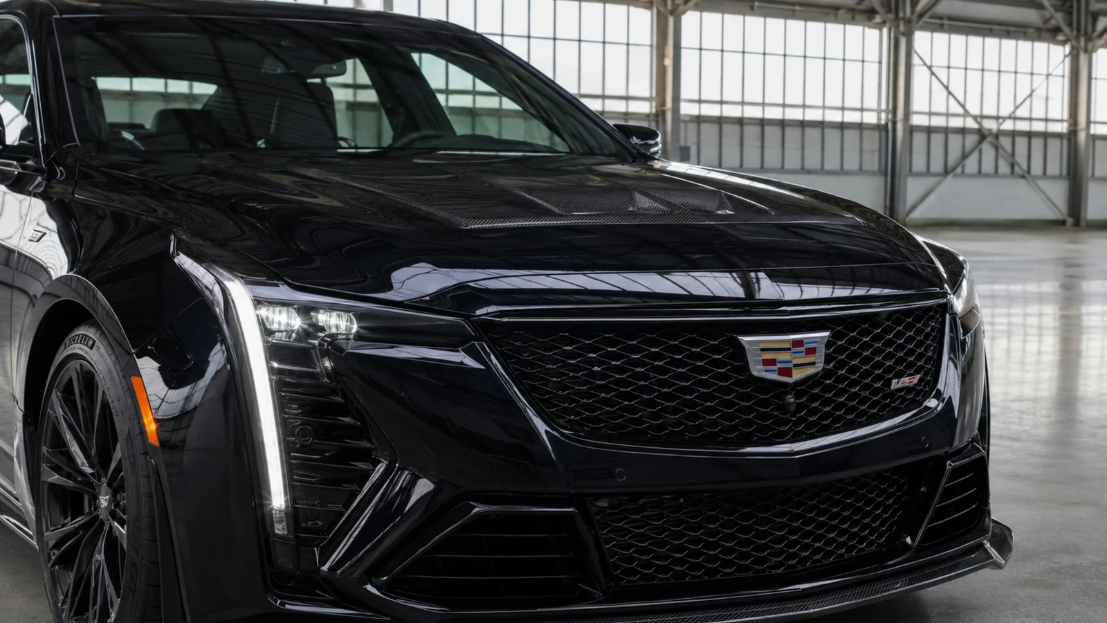 АВТО 1003206 чёрный Cadillac CT5-V Blackwing крупно премиальный кадр