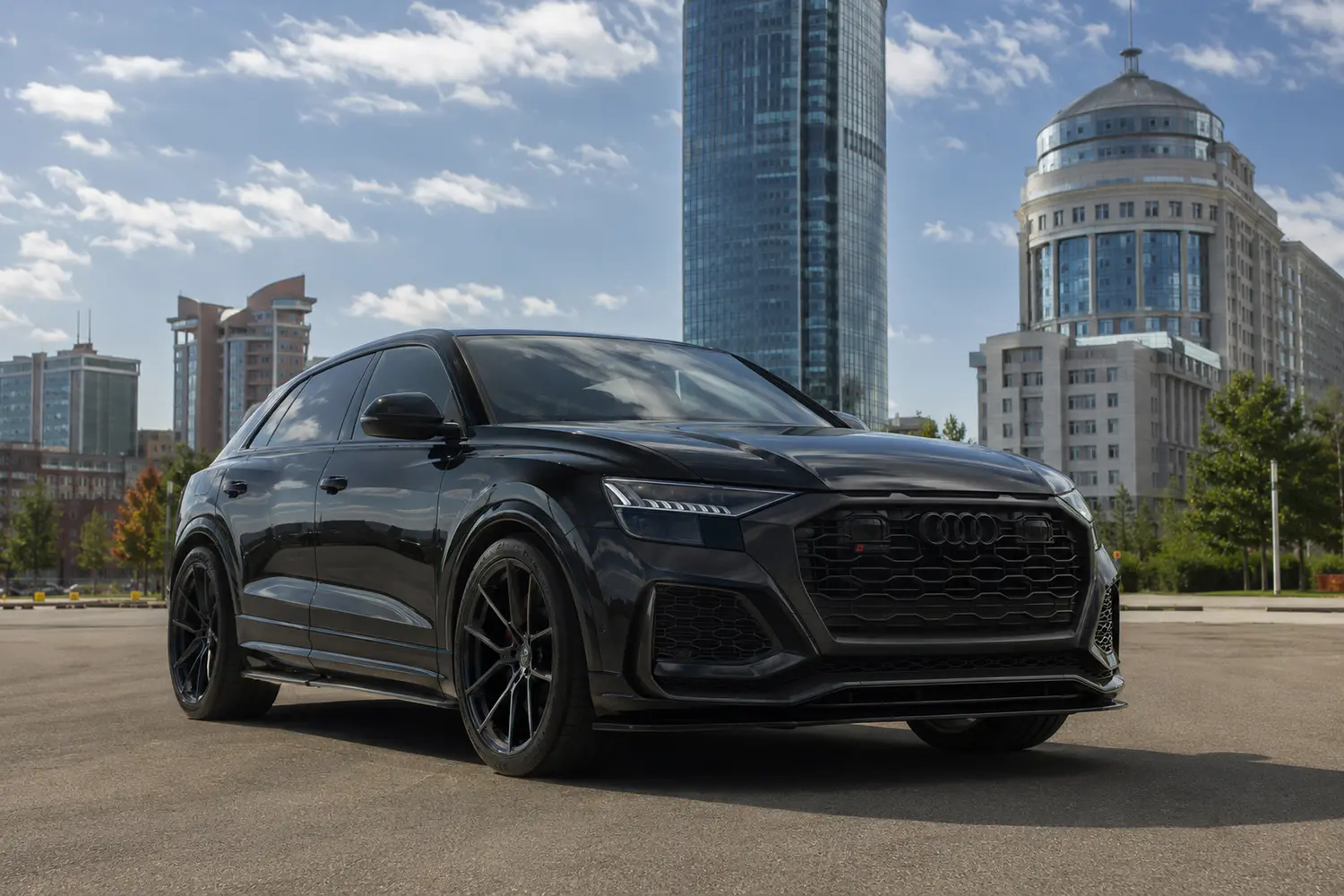 АВТО 1003819 чёрный Audi RS Q8 performance в центре Новосибирска