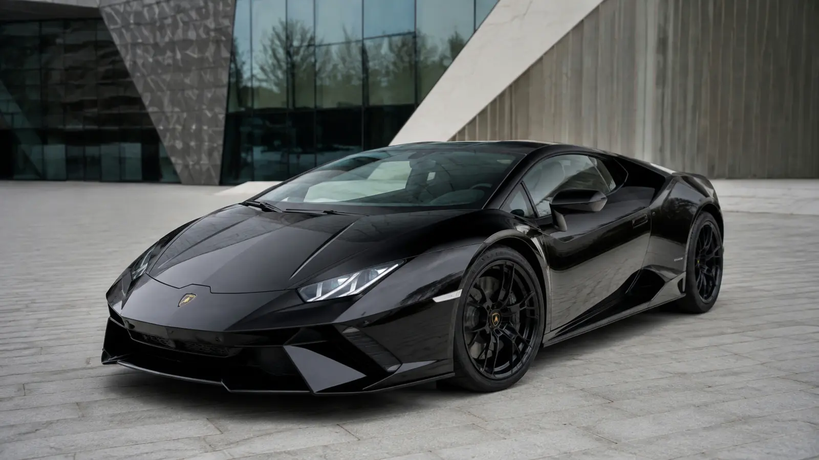 АВТО 1003149 чёрный Lamborghini Huracan Tecnica крупно премиальный кадр