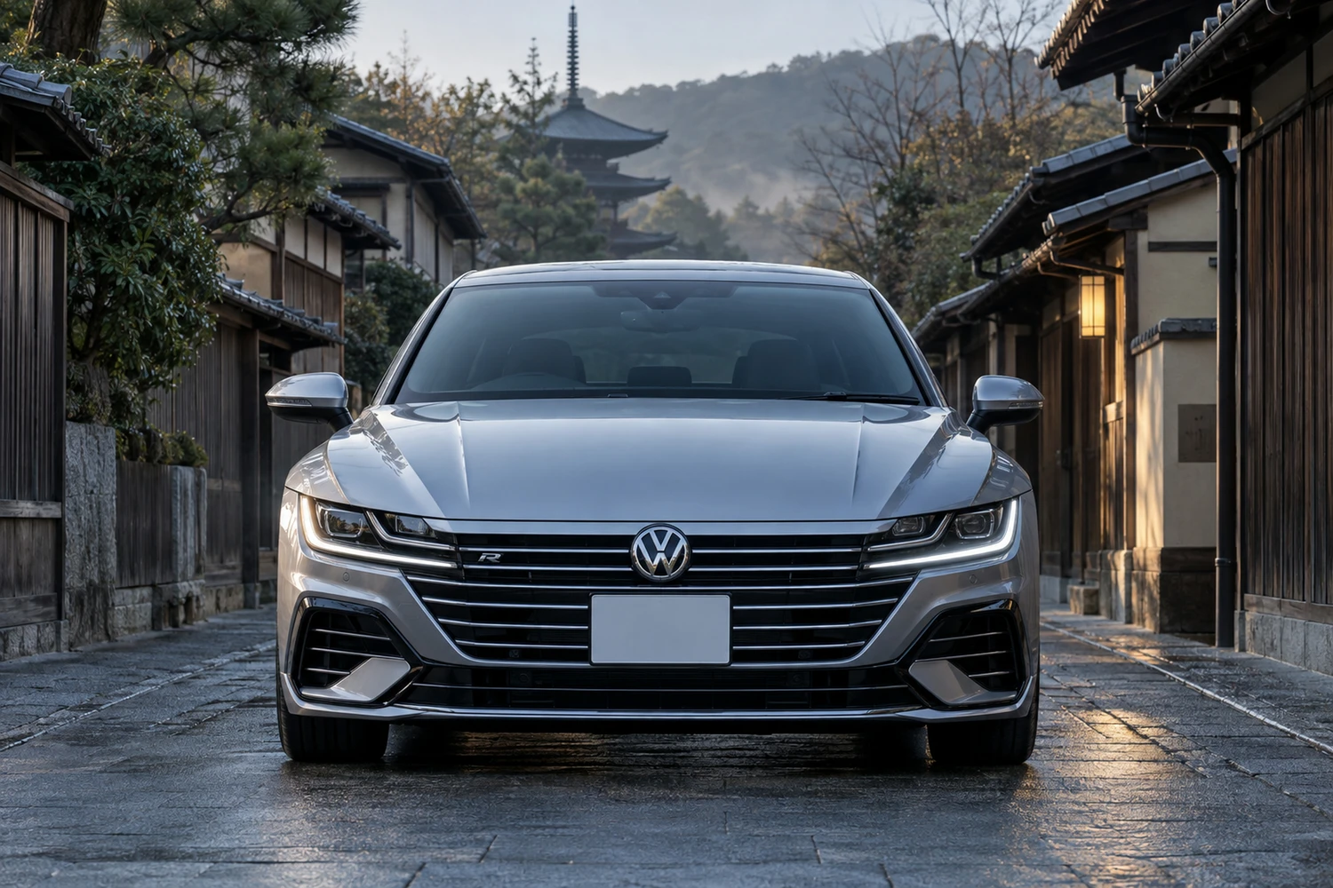 АВТО 1007423 Volkswagen Arteon R серебристый Киото