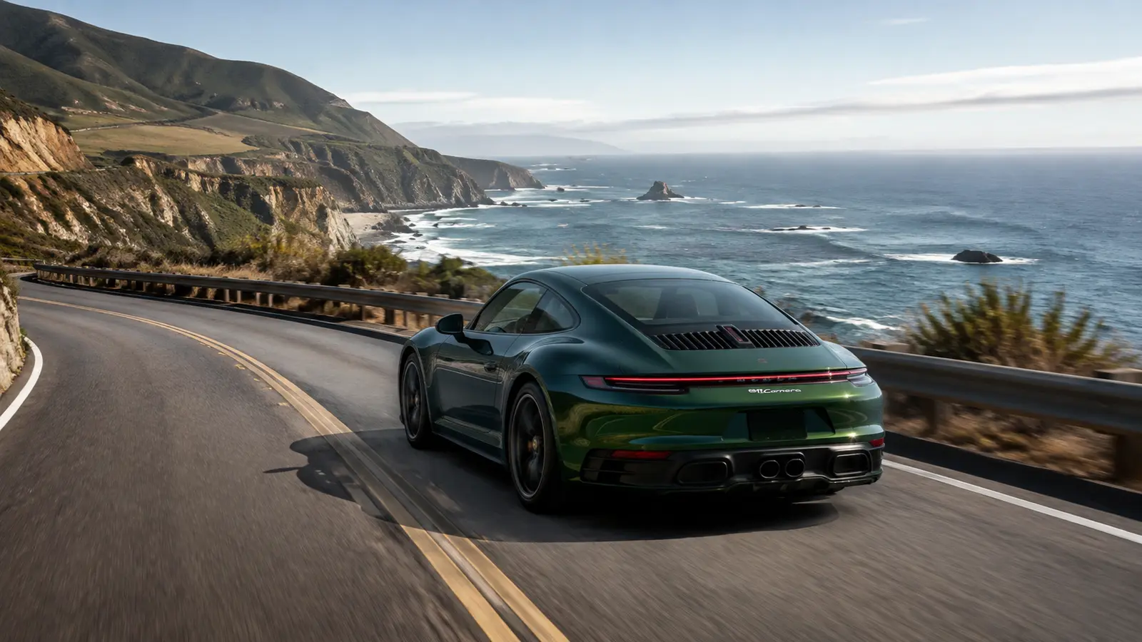 АВТО 1001306 Porsche 911 Carrera T на прибрежном серпантине