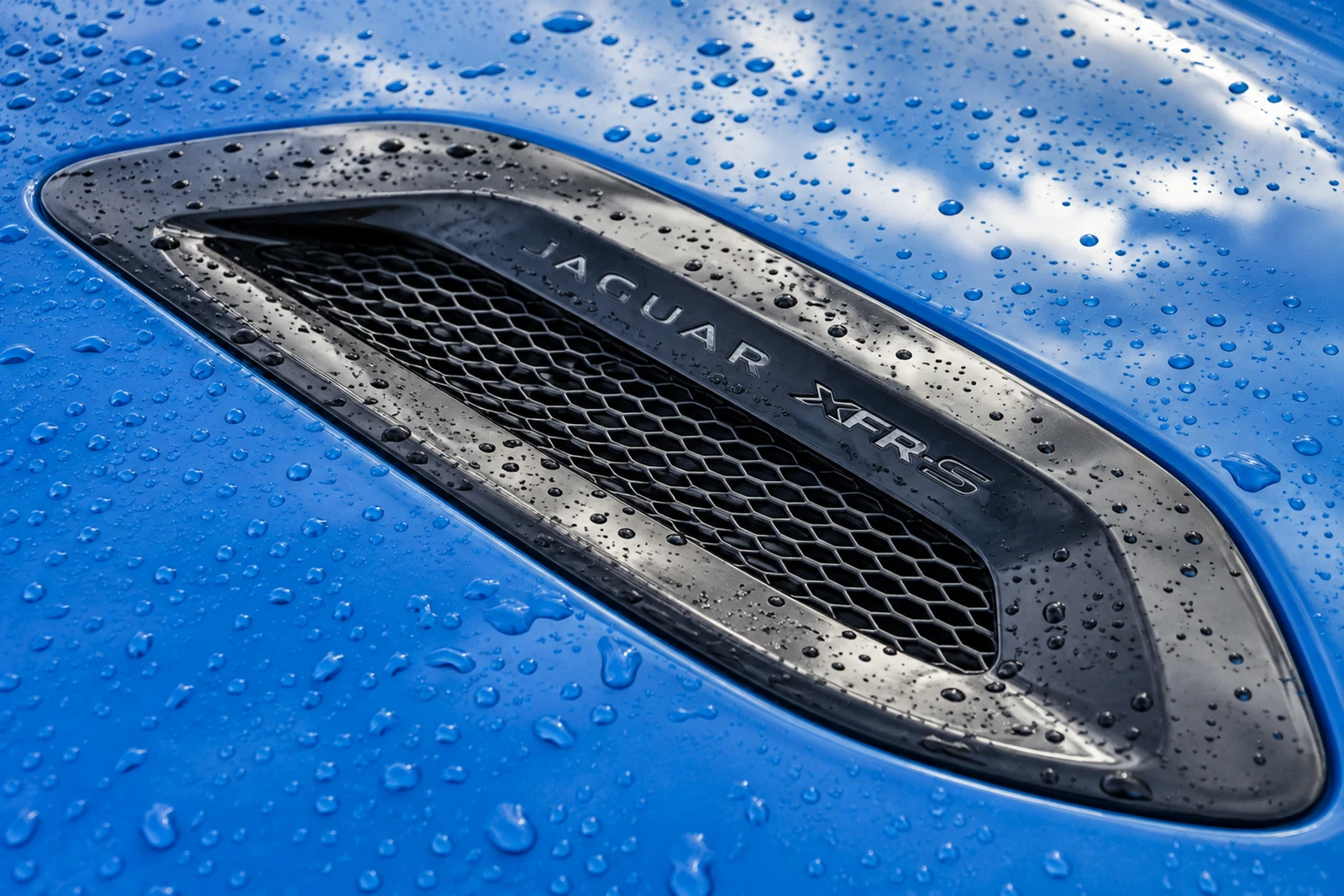 АВТО 1008510 Ягуар XFRS жабра капота