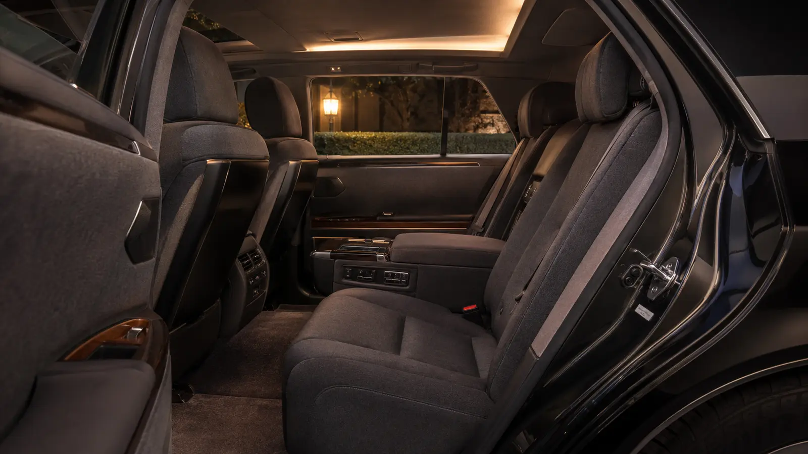 АВТО 1001651 задний салон Toyota Century